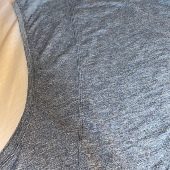 Lulemon Sleeveless Athletic Yoga Top With Deep Arm Slits - Picture 6 of 7